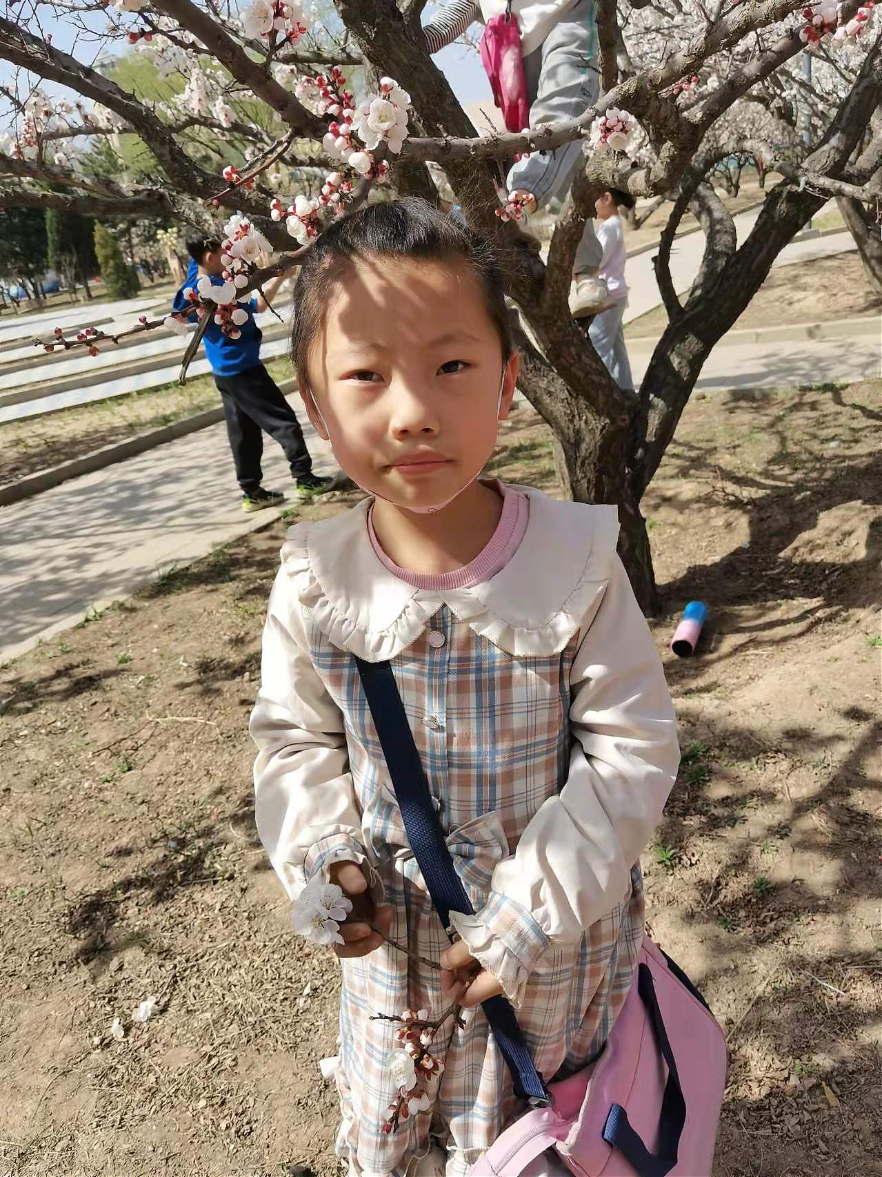 二年級(jí)安一璇：游人民公園